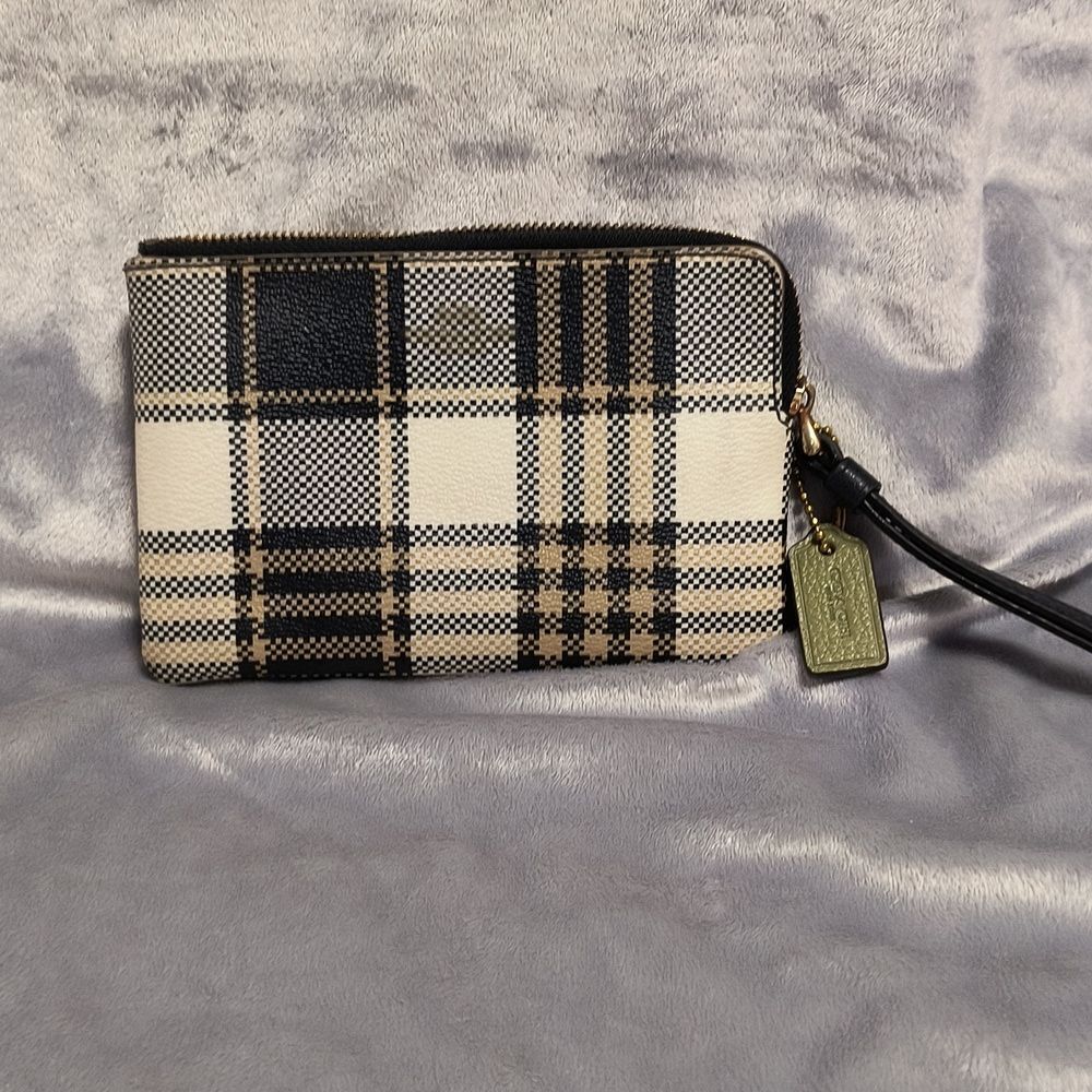 Coach Corner Zip Wristlet Women's